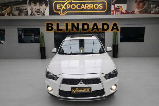 MITSUBISHI OUTLANDER 3.0 GT 4X4 V6 24V GASOLINA 4P AUTOMÁTICO
